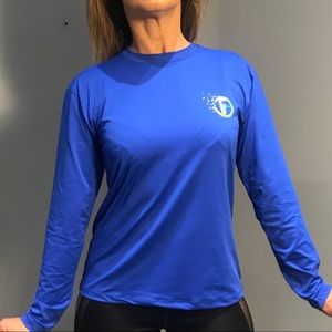 Blue long sleeve workout shirt sun proof NWOT